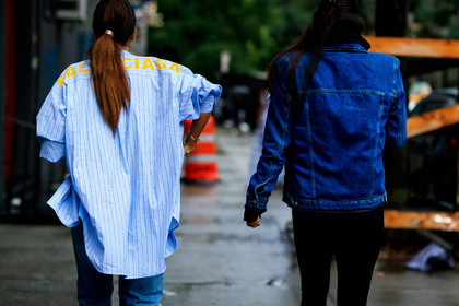 balenciaga, blue denim, blue shirt, denim jacket, striped shirt, tamara kalinic, trousers, street style, jonathan paciullo, FW, frenchystyle, fashion week, NYFW, NEW YORK, SPRING SUMMER 2019, SS 19, atmosphere details, horizontal, detail