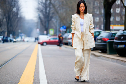 atmosphere details, AUTUMN WINTER 2017-2018, AW 17-18, beige jacket, beige pants, beige suit, blazer, checked jacket, checked pants, checked suit, FALL WINTER 2017-2018, fashion week, frenchystyle, full length, FW, FW 17-18, graphic jacket, graphic suit, horizontal, jonathan paciullo, MFW, MILAN, nicole warne, plaid, printed jacket, printed pants, printed suit, street style, trousers, white tank top, wide pants
