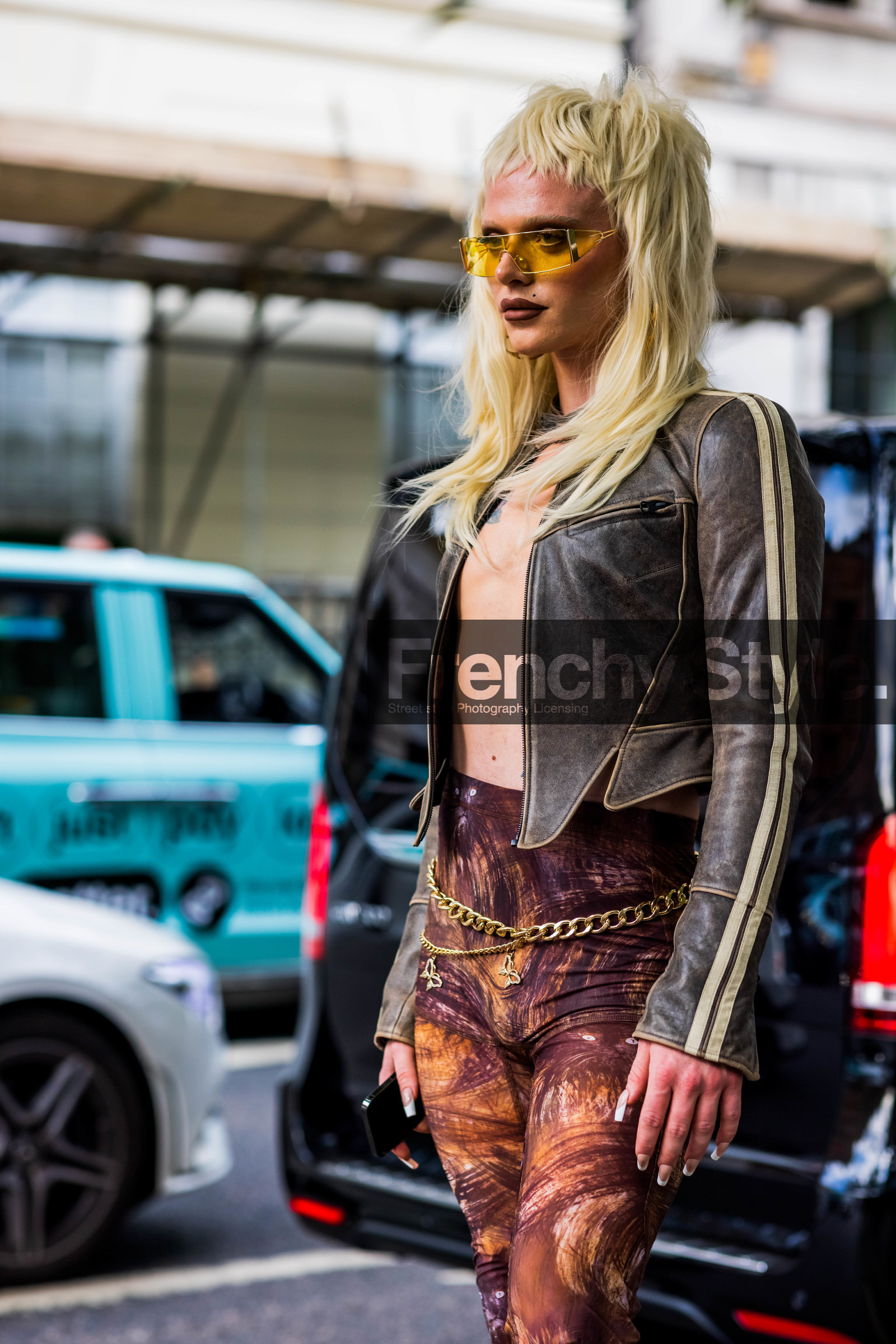Bimini Bon-Boulash, vintage, leggins, leather, biker jacket, chain, belt, sunglasses, brown, orange, print, fashion week, frenchystyle, FW, jonathan paciullo, street style, SS 22, SPRING SUMMER 2022, LFW, LONDON, vertical, atmosphere details, detail