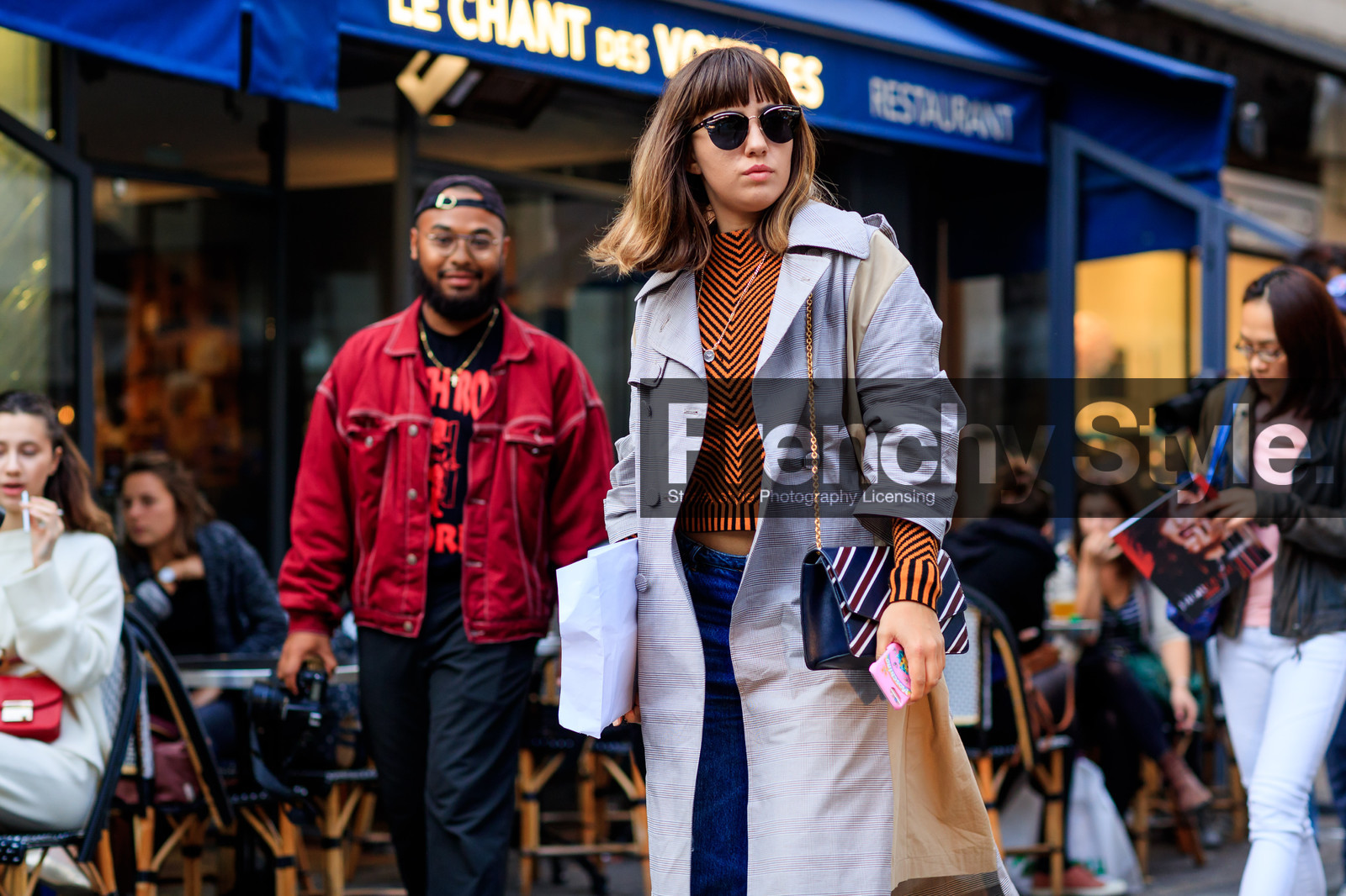 atmosphere details, blue bag, checked coat, detail, fashion week, frenchystyle, FW, graphic bag, graphic coat, graphic sweater, grey coat, horizontal, jonathan paciullo, leather bag, mulberry, orange sweater, PARIS, PFW, plaid, printed bag, SPRING SUMMER 2018, SS 18, street style, striped bag, striped sweater, sunglasses, trench coat