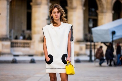 bag, bicolor dress, dress, leather bag, louis vuitton boots, louis vuitton look, short dress, white dress, yellow bag, fashion week, frenchystyle, FW, jonathan paciullo, street style, PFW, PARIS, SPRING SUMMER 2022, SS 22, horizontal, atmosphere details
