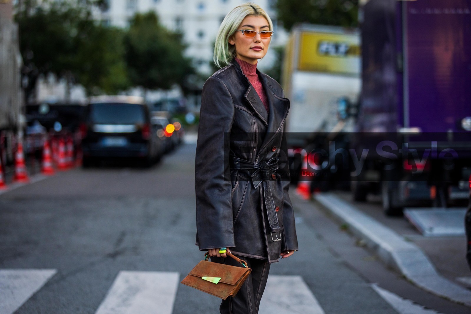 acne studios, acne studios bag, acne studios look, Amalie Gassmann, bag, black jacket, black pants, jacket, leather jacket, leather pants, pants, pink turtleneck, sunglasses, transparent sunglasses, turtleneck, street style, jonathan paciullo, FW, frenchystyle, fashion week, PFW, PARIS, SPRING SUMMER 2022, SS 22, horizontal, atmosphere details