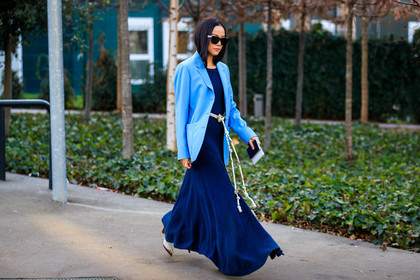 blazer, blue dress, blue jacket, chloé, high boots, high heels, leather shoes, sunglasses, white belt, white shoes, yoyo cao, PARIS, PFW, street style, jonathan paciullo, FW, frenchystyle, fashion week, AUTUMN WINTER 2019-2020, AW 19-20, FALL WINTER 2019-2020, FW 19-20, horizontal, atmosphere details, full length