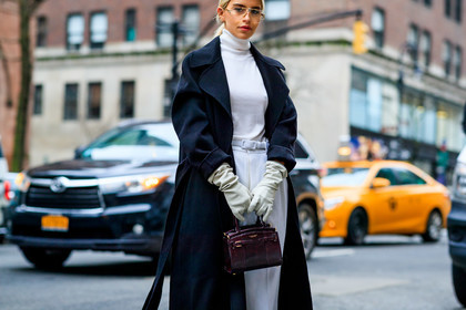 black coat, bordeaux, brown bag, burgundy, caro daur, leather bag, leather gloves, ralph lauren, sunglasses, trousers, turtleneck sweater, white gloves, white pants, white sweater, frenchystyle, jonathan paciullo, street style, NYFW, NEW YORK, AUTUMN WINTER 2019-2020, AW 19-20, FALL WINTER 2019-2020, FW 19-20, fashion week, FW, atmosphere details, horizontal, detail
