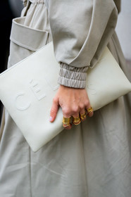 céline, grey coat, leather bag, rings, white bag, gold, MILAN, MFW, fashion week, frenchystyle, FW, jonathan paciullo, street style, AUTUMN WINTER 2019-2020, AW 19-20, FALL WINTER 2019-2020, FW 19-20, vertical, atmosphere details, detail