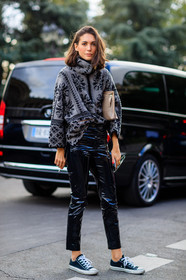 beige bag, black pants, black sneakers, converse, diletta bonaiuti, fashion week, frenchystyle, full length, FW, grey sweater, jonathan paciullo, leather bag, leather pants, leather shoes, PARIS, PFW, printed sweater, SPRING SUMMER 2017, SS 17, street style, studded bag, trousers, turtleneck sweater, varnished leather, vertical