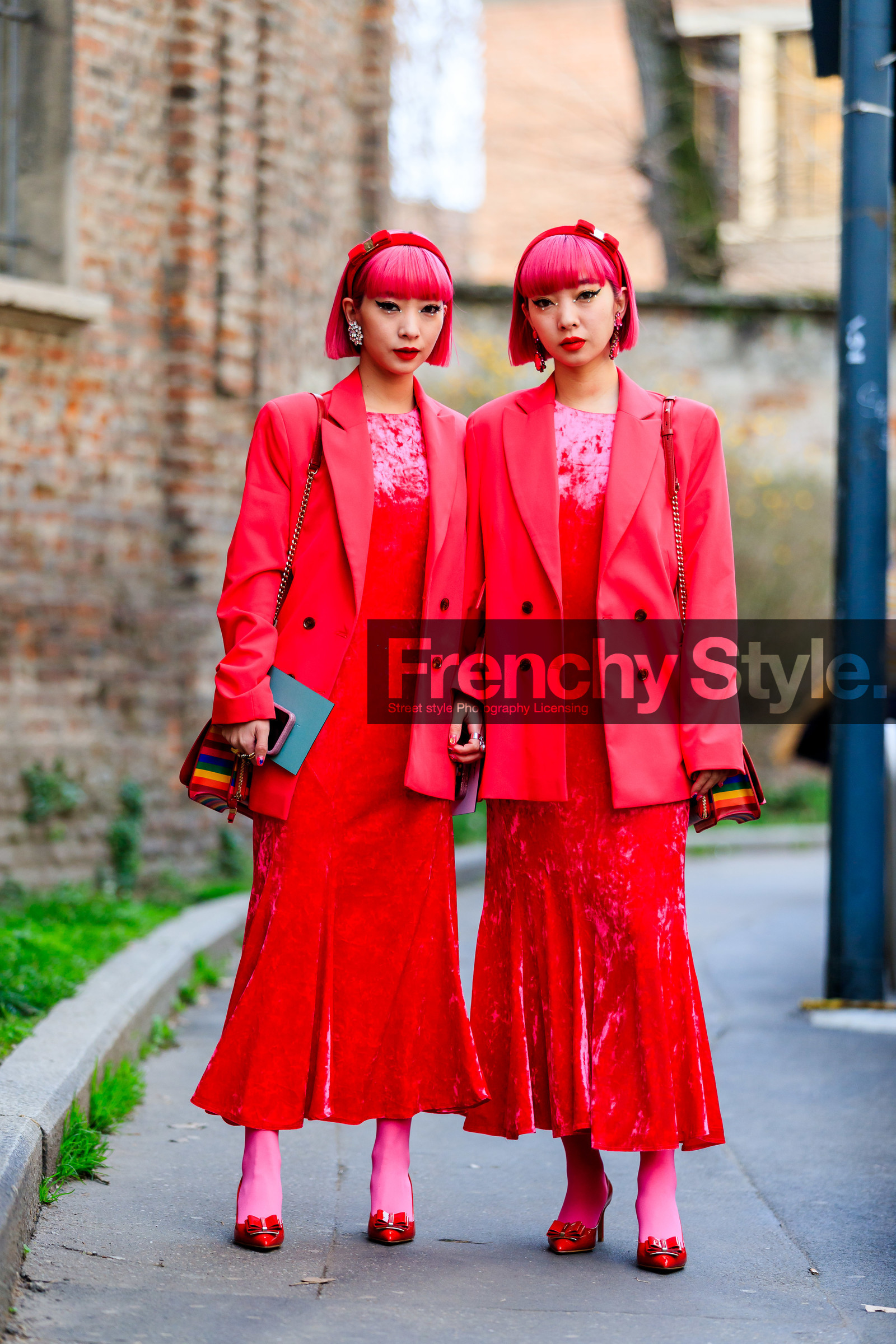 Ami and Aya Suzuki, blazer, dyed hair, earrings, eyeliner, headband, leather bag, leather shoes, pink dress, pink hair, pink jacket, red lips, red shoes, tights, tone on tone, total look pink, velvet, MILAN, MFW, fashion week, frenchystyle, FW, jonathan paciullo, street style, AUTUMN WINTER 2019-2020, AW 19-20, FALL WINTER 2019-2020, FW 19-20, vertical, full length