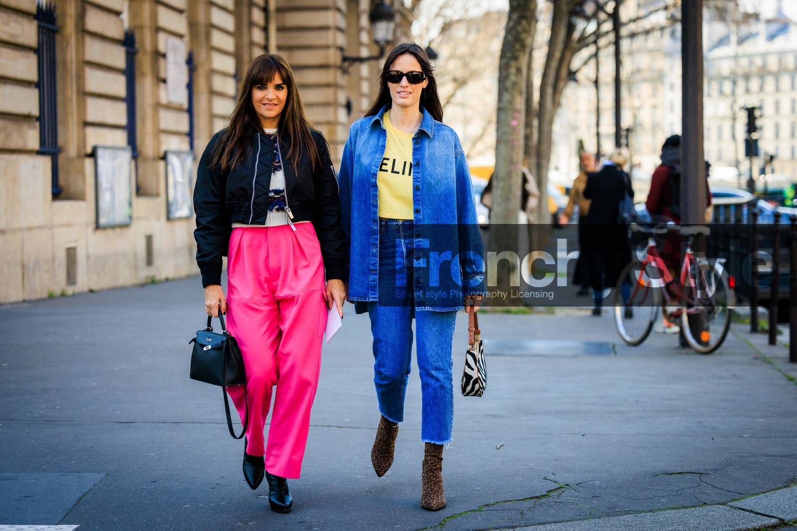 cropped jacket, black jacket, baggy pants, pink pants, black handbag, hermes bag, birkin bag, leather boots, black boots, denim look, denim jacket, skinny jeans, celine tshirt, logo tshirt, printed tshirt, printed boots, animal print boots, black sunglasses, zebra bag, animal print bag, astrid boutrot, laure heriard dubreuil, street style, jonathan paciullo, FW, frenchystyle, fashion week, AUTUMN WINTER 2022-2023, FALL WINTER 2022_2023, FW 22-23, horizontal, PFW, PARIS, atmosphere details, full length, heeled boots