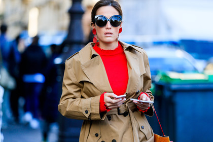 atmosphere details, AUTUMN WINTER 2017-2018, AW 17-18, beige coat, detail, earrings, FALL WINTER 2017-2018, fashion week, frenchystyle, FW, FW 17-18, horizontal, jonathan paciullo, PARIS, PFW, red sweater, street style, sunglasses, trench coat