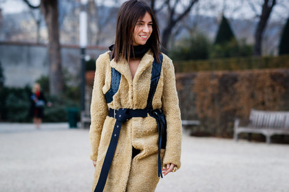 beige coat, beige fur, beige jacket, black belt, black scarf, Fur coat, fur jacket, fashion week, frenchystyle, FW, jonathan paciullo, street style, PFW, PARIS, SPRING SUMMER 2017, SS 17, HAUTE COUTURE, atmosphere details, detail, horizontal, natasha goldenberg