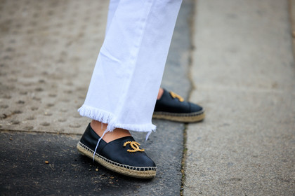 details, chanel, chanel espadrilles, black espadrilles, logo shoes, flared jeans, white jeans, fashion week, frenchystyle, FW, jonathan paciullo, street style, PARIS, PFW, SPRING SUMMER 2022, SS 22, atmosphere details, detail, horizontal