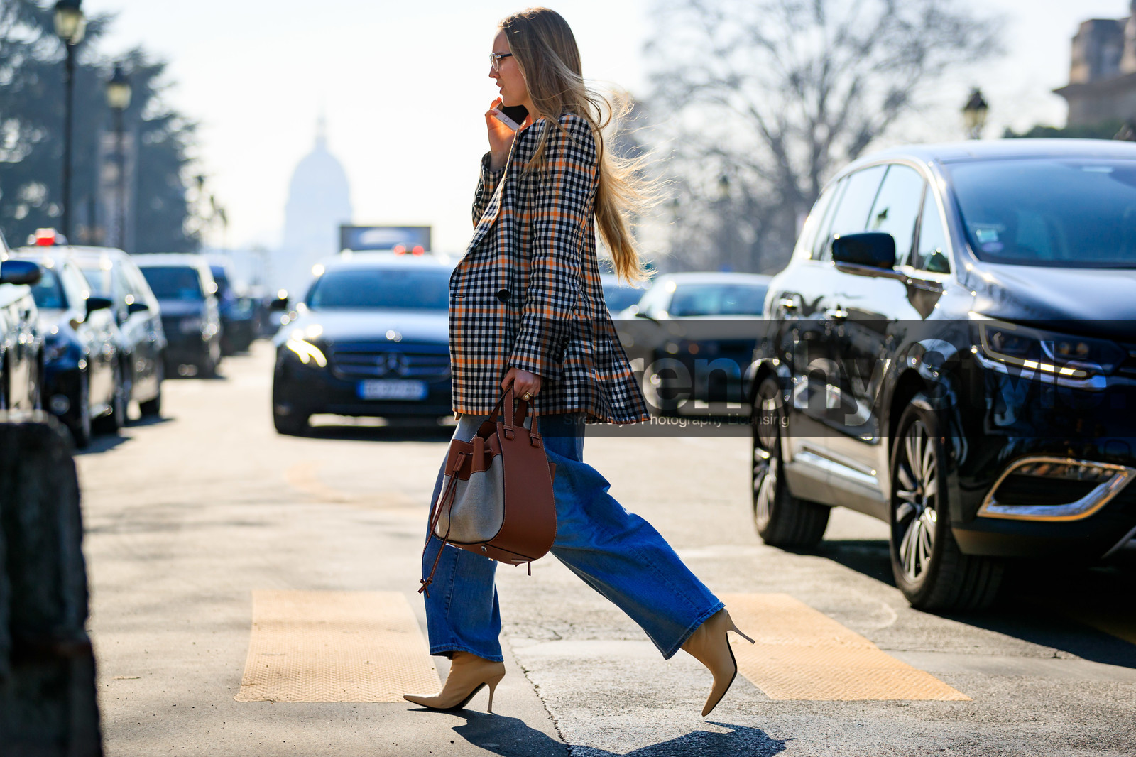 alexandra carl, beige jacket, beige shoes, blazer, blue denim, camel bag, checked, denim pants, gingham, graphic jacket, high heels, jeans, leather bag, leather shoes, loewe, plaid, printed jacket, trousers, PARIS, PFW, street style, jonathan paciullo, FW, frenchystyle, fashion week, AUTUMN WINTER 2019-2020, AW 19-20, FALL WINTER 2019-2020, FW 19-20, horizontal, atmosphere details, full length