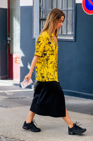 black skirt, black sneakers, fashion week, frenchystyle, full length, FW, haider ackermann, jonathan paciullo, leather shoes, MENSWEAR, PARIS, PFW, printed shirt, SPRING SUMMER 2018, SS 18, street style, vertical, yellow shirt