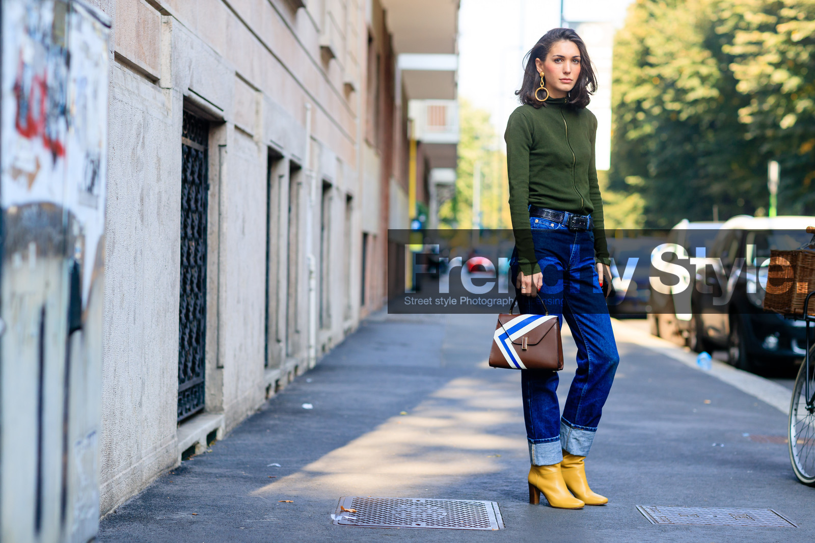 atmosphere details, blue denim, brown bag, brown belt, denim pants, diletta bonaiuti, fashion week, frenchystyle, full length, FW, graphic bag, green sweater, high heels, horizontal, jeans, jonathan paciullo, leather bag, leather belt, leather shoes, MFW, MILAN, printed bag, SPRING SUMMER 2017, SS 17, street style, striped bag, trousers, yellow boots