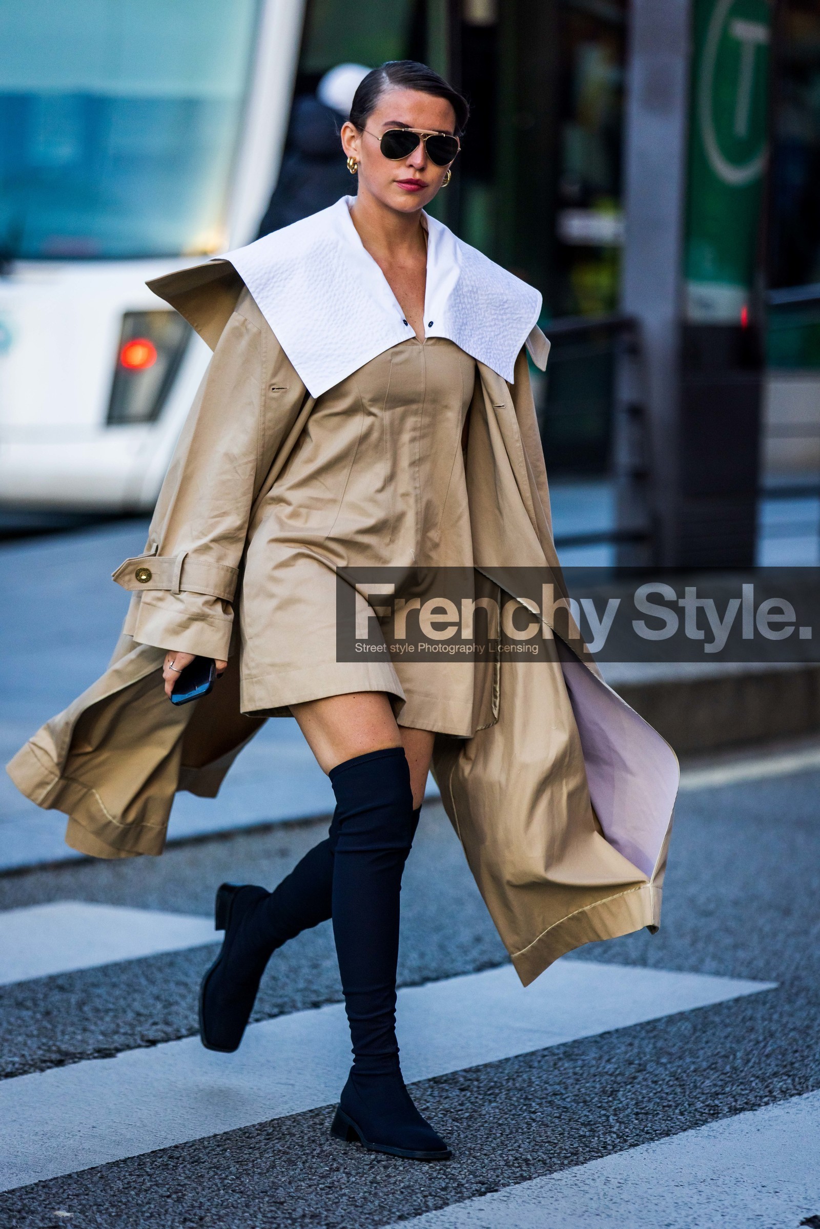aviator sunglasses, beige dress, beige trench, black boots, boots, collar, dress, high boots, oversize collar, Sarah Lou Falk, statement collar, sunglasses, street style, jonathan paciullo, FW, frenchystyle, fashion week, PFW, PARIS, SPRING SUMMER 2022, SS 22, vertical, full length
