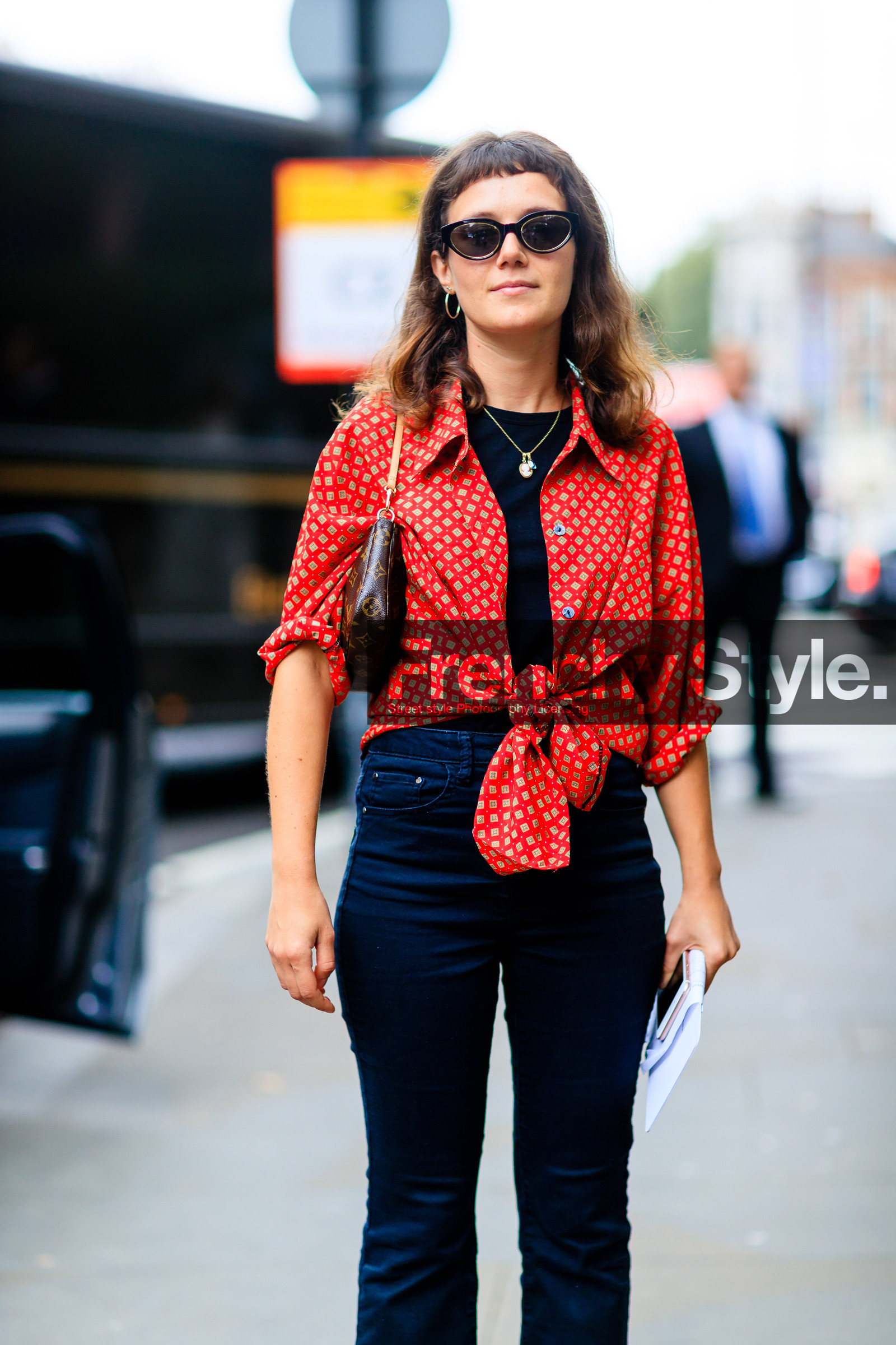 black bag, black pants, blue denim, brown bag, denim pants, fashion week, frenchystyle, full length, FW, jeans, jonathan paciullo, leather bag, LFW, LONDON, louis vuitton, lurex, monogram, printed bag, printed shirt, red shirt, SPRING SUMMER 2017, SS 17, street style, sunglasses, tied up shirt, trousers, vertical, woman