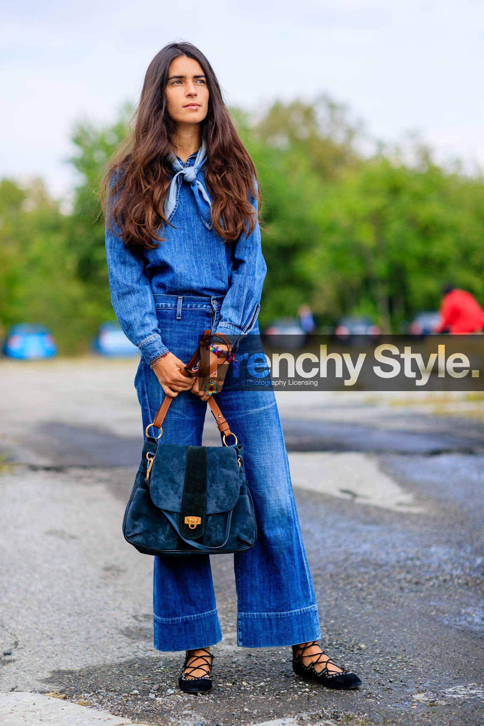 ballerinas, black shoes, blue bag, blue bandana, blue denim, bracelet, chiara totire, denim pants, denim shirt, denim top, fashion week, flower, frenchystyle, full length, FW, hippie, jeans, jonathan paciullo, leather bag, leather shoes, MFW, MILAN, rings, SPRING SUMMER 2017, SS 17, street style, suede bag, trousers, vertical