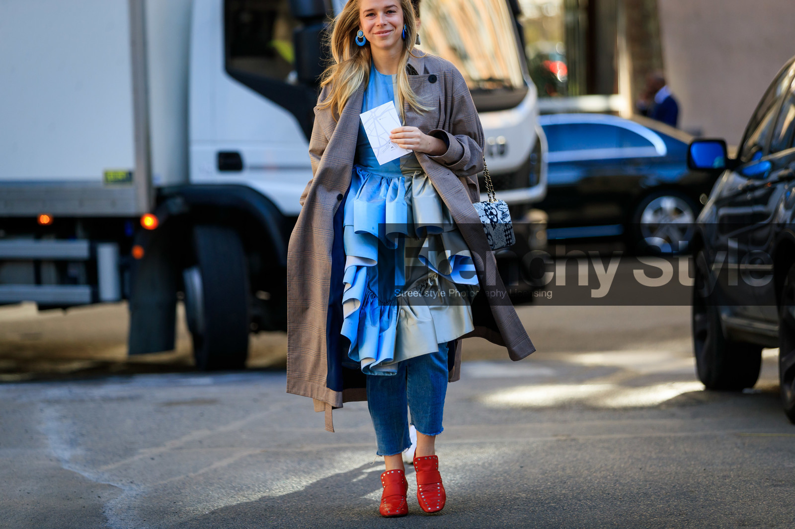 black and white bag, blue denim, blue dress, brown coat, checked, chloe king, denim pants, jeans, leather bag, leather shoes, plaid, red shoes, ruffles, trousers, fashion week, frenchystyle, FW, jonathan paciullo, street style, PFW, PARIS, AUTUMN WINTER 2019-2020, AW 19-20, FALL WINTER 2019-2020, FW 19-20, horizontal, atmosphere details, detail