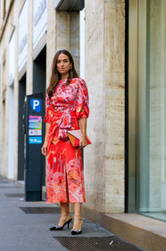 erika boldrin, pink dress, red dress, silk dress, long sleeves dress, belted dress, long dress, split dress, camel leather clutch, red leather clutch, light beige clutch, pearl detail shoes, ankle bracelet, velvet shoes, floral printed dress, fashion week, frenchystyle, FW, jonathan paciullo, street style, MFW, MILAN, SPRING SUMMER 2020, SS 20