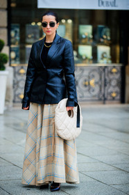 julia comil, black leather jacket, white leather bag, light beige leather bag, round shape bag, quilted bag, beige skirt, long skirt, checked skirt, plaid skirt, light blue skirt, metalic frame sunglasses, fashion week, frenchystyle, FW, jonathan paciullo, street style, PFW, PARIS, SPRING SUMMER 2021, SS 21, vertical, full length