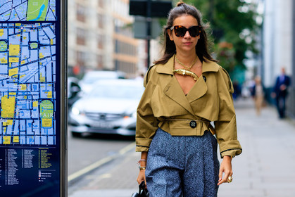 atmosphere details, beige jacket, detail, fashion week, frenchystyle, FW, golden jewelry, grey pants, horizontal, jonathan paciullo, LFW, LONDON, natasha goldenberg, necklace, SPRING SUMMER 2017, SS 17, street style, sunglasses, trousers, woman