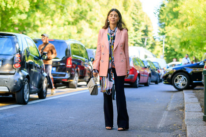 atmosphere details, beige bag, black pants, blazer, fashion week, frenchystyle, full length, FW, georgia tal, graphic shirt, horizontal, jonathan paciullo, leather bag, MFW, MILAN, multicolor shirt, pink jacket, printed shirt, SPRING SUMMER 2018, SS 18, street style, trousers