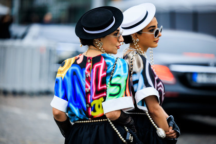 black hat, white hat, round sunglasses, pearl head accesories, chanel, haute couture, logo shirt, multicolor shirt, chanel shirt, pearl belt, belt bag, chanel bag, mini bag, twins, close up, chanel stud earrings, fashion week, frenchystyle, FW, jonathan paciullo, street style, PARIS, PFW, SPRING SUMMER 2022, SS 22, atmosphere details, detail, horizontal