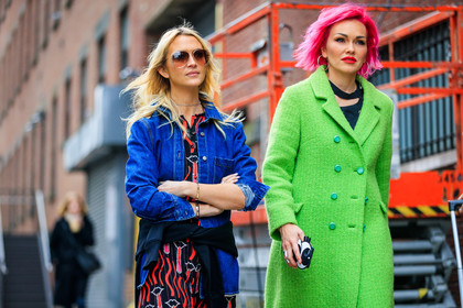 graphic dress, printed dress, sunglasses, street style, jonathan paciullo, FW, frenchystyle, fashion week, NYFW, NEW YORK, AUTUMN WINTER 2018-2019, AW 18-19, FALL WINTER 2018-2019, FW 18-19, atmosphere details, horizontal, detail