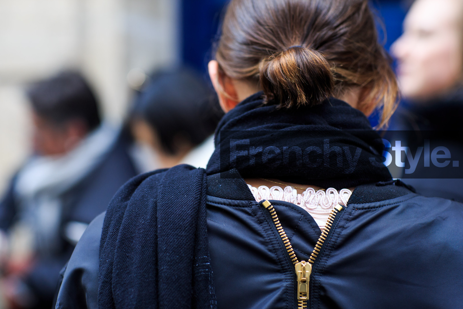atmosphere details, AUTUMN WINTER 2016-2017, AW 16-17, back detail, black jacket, black scarf, bomber jacket, detail, FALL WINTER 2016-2017, fashion week, frenchystyle, FW, FW 16-17, horizontal, jonathan paciullo, PARIS, PFW, street style, vêtements, zip