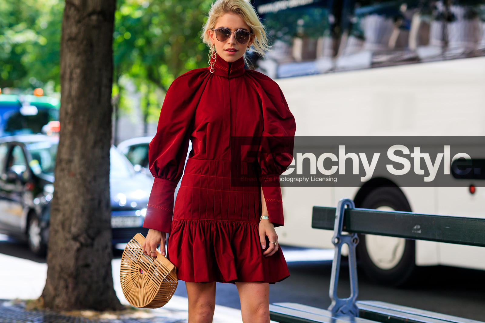 atmosphere details, caro daur, detail, earrings, fashion week, frenchystyle, FW, graphic bag, horizontal, jonathan paciullo, MENSWEAR, PARIS, PFW, red dress, ruffles, SPRING SUMMER 2018, SS 18, straw bag, street style, sunglasses