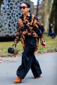 animal print, black pants, black shirt, camel boots, céline, earrings, graphic bag, graphic shirt, leather bag, leather shoes, leopard, necklace, printed bag, printed shirt, sarah brody, sunglasses, trousers, MILAN, MFW, fashion week, frenchystyle, FW, jonathan paciullo, street style, AUTUMN WINTER 2019-2020, AW 19-20, FALL WINTER 2019-2020, FW 19-20, vertical, full length