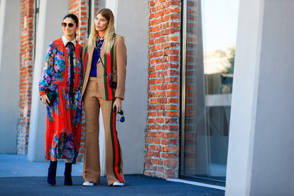 atmosphere details, black bag, black shoes, black sneakers, blazer, blue top, brown jacket, brown pants, brown suit, camera, caroline issa, converse, fashion week, floral, flowers, frenchystyle, full length, FW, graphic jacket, graphic pants, graphic skirt, gucci, horizontal, jonathan paciullo, leather bag, leather shoes, MFW, MILAN, multicolor dress, printed jacket, printed pants, printed skirt, red dress, SPRING SUMMER 2018, SS 18, street style, sunglasses, trousers, veronika heilbrunner