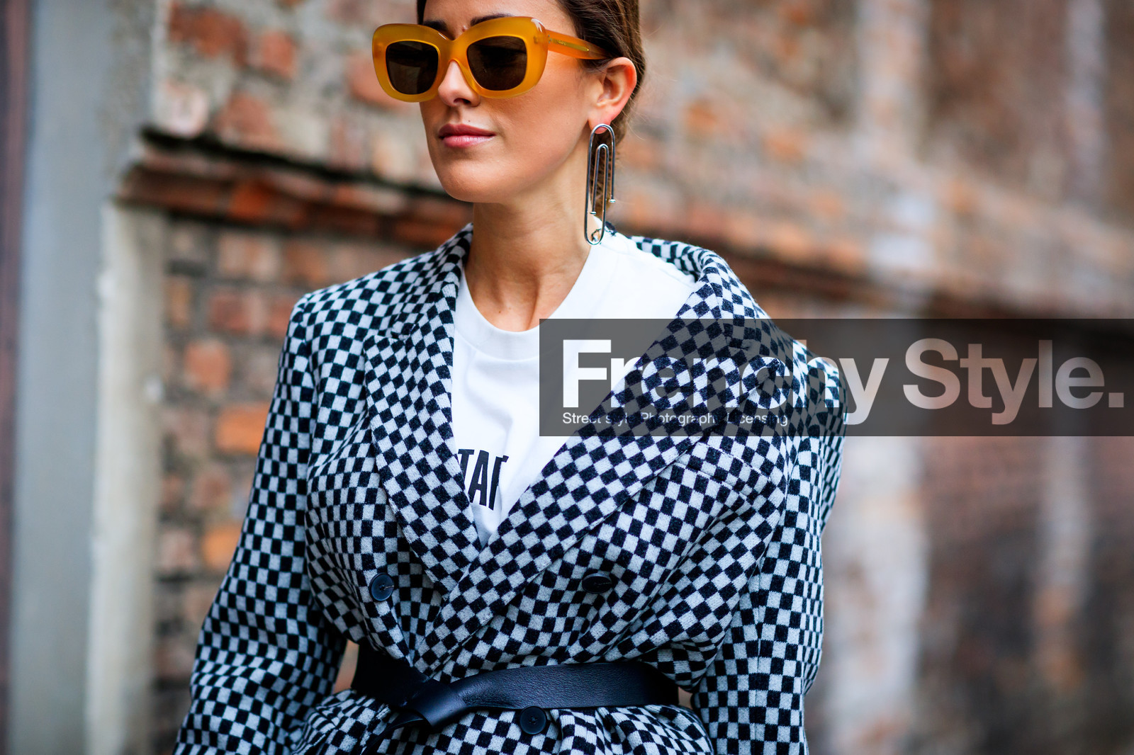 atmosphere details, AUTUMN WINTER 2017-2018, AW 17-18, belted coat, black and white, black belt, checked coat, detail, earrings, FALL WINTER 2017-2018, fashion week, frenchystyle, FW, FW 17-18, gingham, graphic coat, horizontal, jonathan paciullo, leather belt, MFW, MILAN, plaid, printed jacket, street style, sunglasses, sylvia haghjoo, white t shirt