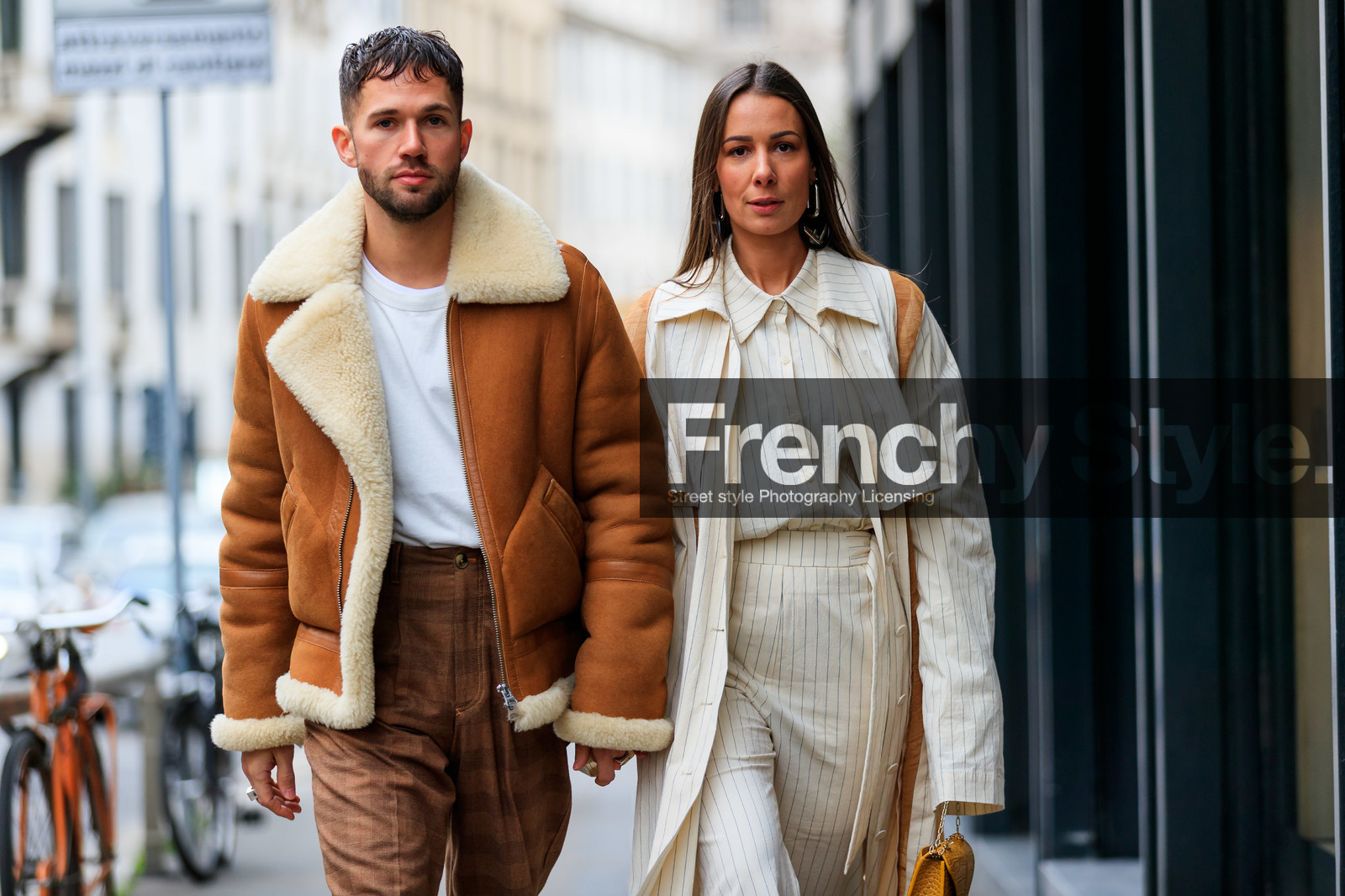 alice & j.s, brown pants, camel jacket, checked, fur collar, graphic pants, plaid, printed pants, shearling, stripes, trousers, white coat, white pants, white shirt, white t shirt, MILAN, MFW, fashion week, frenchystyle, FW, jonathan paciullo, street style, AUTUMN WINTER 2019-2020, AW 19-20, FALL WINTER 2019-2020, FW 19-20, atmosphere details, detail, horizontal