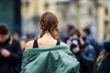 atmosphere details, AUTUMN WINTER 2016-2017, AW 16-17, back detail, black tank top, bomber jacket, braids, detail, FALL WINTER 2016-2017, fashion week, frenchystyle, FW, FW 16-17, green jacket, horizontal, jonathan paciullo, kaki jacket, LFW, LONDON, MENSWEAR, street style, tattoos