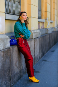 blue bag, blue sweater, golden belt, leather bag, leather shoes, metallic belt, red pants, trousers, yellow boots, MILAN, MFW, fashion week, frenchystyle, FW, jonathan paciullo, street style, AUTUMN WINTER 2019-2020, AW 19-20, FALL WINTER 2019-2020, FW 19-20, vertical, full length