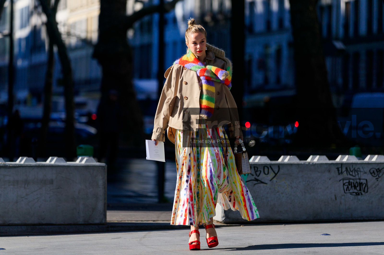 beige jacket, chloe king, graphic dress, graphic skirt, high heels, leather shoes, multicolor dress, multicolor skirt, multicolor sweater, printed dress, printed skirt, printed sweater, red shoes, striped sweater, tied up sweater, white skirt, PARIS, PFW, street style, jonathan paciullo, FW, frenchystyle, fashion week, AUTUMN WINTER 2019-2020, AW 19-20, FALL WINTER 2019-2020, FW 19-20, horizontal, atmosphere details, full length