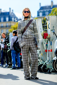 checked pants, checked shirt, choker, fashion week, frenchystyle, full length, FW, graphic shirt, grey pants, grey shirt, jonathan paciullo, julie pelipas, necklace, PARIS, PFW, plaid, printed pants, printed shirt, SPRING SUMMER 2017, SS 17, street style, striped pants, striped shirt, sunglasses, tone on tone, total look checked, trousers, vertical