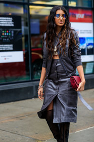 anaa saber, grey leather jacket, grey leather skirt, mid long skirt, button skirt, cropped top, futurist shape sunglasses, red leather clutch, high boots, sheer boots, coach bag, coach jacket, coach skirt, fashion week, frenchystyle, FW, jonathan paciullo, street style, NYFW, NEW YORK, AUTUMN WINTER 2020-2021, FALL WINTER 2020-2021, FW 20-21, vertical, atmosphere details, detail