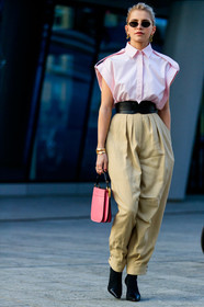 beige pants, black belt, black shoes, bracelet, caro daur, earrings, high heels, leather bag, leather belt, leather shoes, pink bag, pink shirt, prada, sunglasses, trousers, fashion week, frenchystyle, FW, jonathan paciullo, street style, MFW, MILAN, AUTUMN WINTER 2019-2020, AW 19-20, FALL WINTER 2019-2020, FW 19-20, vertical, full length