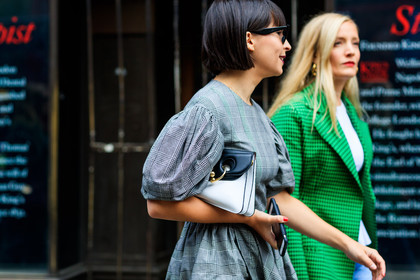 atmosphere details, black and white bag, blazer, checked dress, checked jacket, clara cornet, detail, fashion week, frenchystyle, FW, graphic dress, graphic jacket, green jacket, grey dress, horizontal, houndstooth pattern, jonathan paciullo, jw anderson, kate foley, leather bag, LFW, LONDON, plaid, printed jacket, SPRING SUMMER 2018, SS 18, street style
