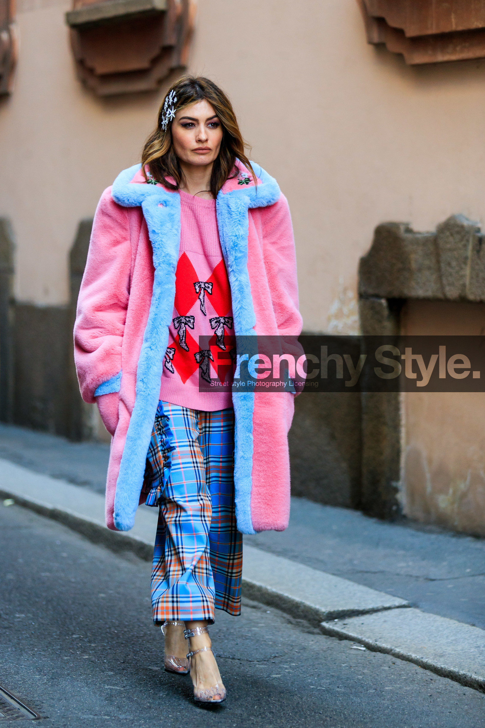 blue pants, checked, Fur coat, graphic pants, hair clip, leather shoes, pink coat, pink fur, pink sweater, plaid, printed pants, tartan, transparent shoes, trousers, MILAN, MFW, fashion week, frenchystyle, FW, jonathan paciullo, street style, AUTUMN WINTER 2019-2020, AW 19-20, FALL WINTER 2019-2020, FW 19-20, vertical, full length