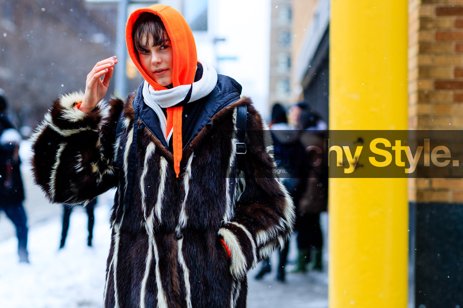 atmosphere details, AUTUMN WINTER 2017-2018, AW 17-18, backpack, brown coat, brown fur, detail, FALL WINTER 2017-2018, fashion week, fendi, frenchystyle, Fur coat, FW, FW 17-18, hoodie, horizontal, jonathan paciullo, model, NEW YORK, NYFW, orange sweater, street style, white scarf