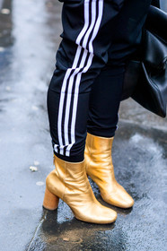 adidas, atmosphere details, AUTUMN WINTER 2017-2018, AW 17-18, black pants, detail, FALL WINTER 2017-2018, fashion week, frenchystyle, FW, FW 17-18, golden boots, high heels, jonathan paciullo, leather shoes, PARIS, PFW, shiny shoes, street style, stripes, sweatpants, trousers, vertical