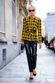 AUTUMN WINTER 2017-2018, AW 17-18, black pants, black shoes, earrings, FALL WINTER 2017-2018, fashion week, frenchystyle, full length, FW, FW 17-18, graphic jacket, houndstooth pattern, jonathan paciullo, leather bag, leather pants, leather shoes, PARIS, PFW, printed jacket, street style, sunglasses, trousers, vanessa hong, vertical, vinyl, yellow jacket