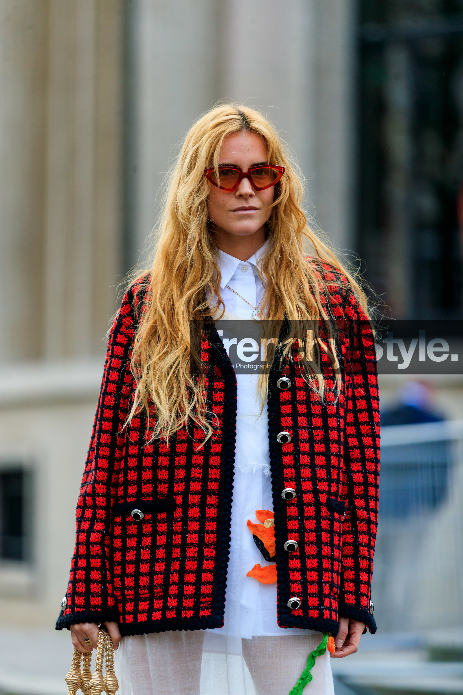 blanca miro scrimieri, red sunglasses, red jacket, black jacket, black cardigan, red cardigan, checked cardigan, white dress, lace dress, floral embroidered dress, sequins cardigan, sequins jacket, futurist shape sunglasses, fashion week, frenchystyle, FW, jonathan paciullo, street style, PFW, PARIS, vertical, atmosphere details, detail