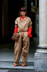 AUTUMN WINTER 2017-2018, AW 17-18, beige jumpsuit, brown bag, brown belt, brown jumpsuit, FALL WINTER 2017-2018, fashion week, frenchystyle, full length, FW, FW 17-18, jonathan paciullo, leather bag, leather shoes, MFW, MILAN, red sweater, street style, sunglasses, trousers, vertical