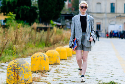 atmosphere details, ballerinas, black sweater, blazer, fashion week, frenchystyle, full length, FW, golden shoes, grey jacket, grey shorts, grey suit, horizontal, jonathan paciullo, leather bag, leather shoes, MFW, MILAN, SPRING SUMMER 2017, SS 17, street style, sunglasses