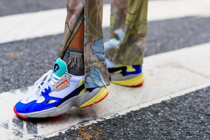 adidas, beige pants, blue sneakers, floral, flowers, graphic pants, grey socks, leather shoes, printed pants, trousers, fashion week, frenchystyle, FW, jonathan paciullo, street style, NYFW, NEW YORK, SPRING SUMMER 2019, SS 19, atmosphere details, horizontal, detail