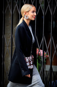 leonie hanne, silvered dress, tight dress, black jacket, paco rabanne bag, paco rabanne dress, crossbody bag, metalic bag, silvered bag, silvered chain strap bag, floral embroidered bag, plastic bag, strassed earrings, round shape earrings, big earrings, bag detail, earring cuff, earring detail, PARIS, PFW, fashion week, frenchystyle, FW, jonathan paciullo, street style, SPRING SUMMER 2021, SS 21, vertical, atmosphere details, detail